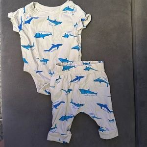 MATCHING SET Old Navy baby outfit